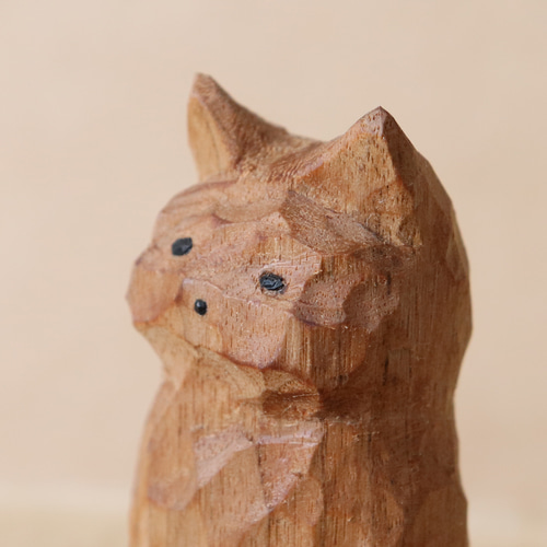 ただ立ち尽くす猫」木彫り 木製 ネコの置物 インテリア雑貨