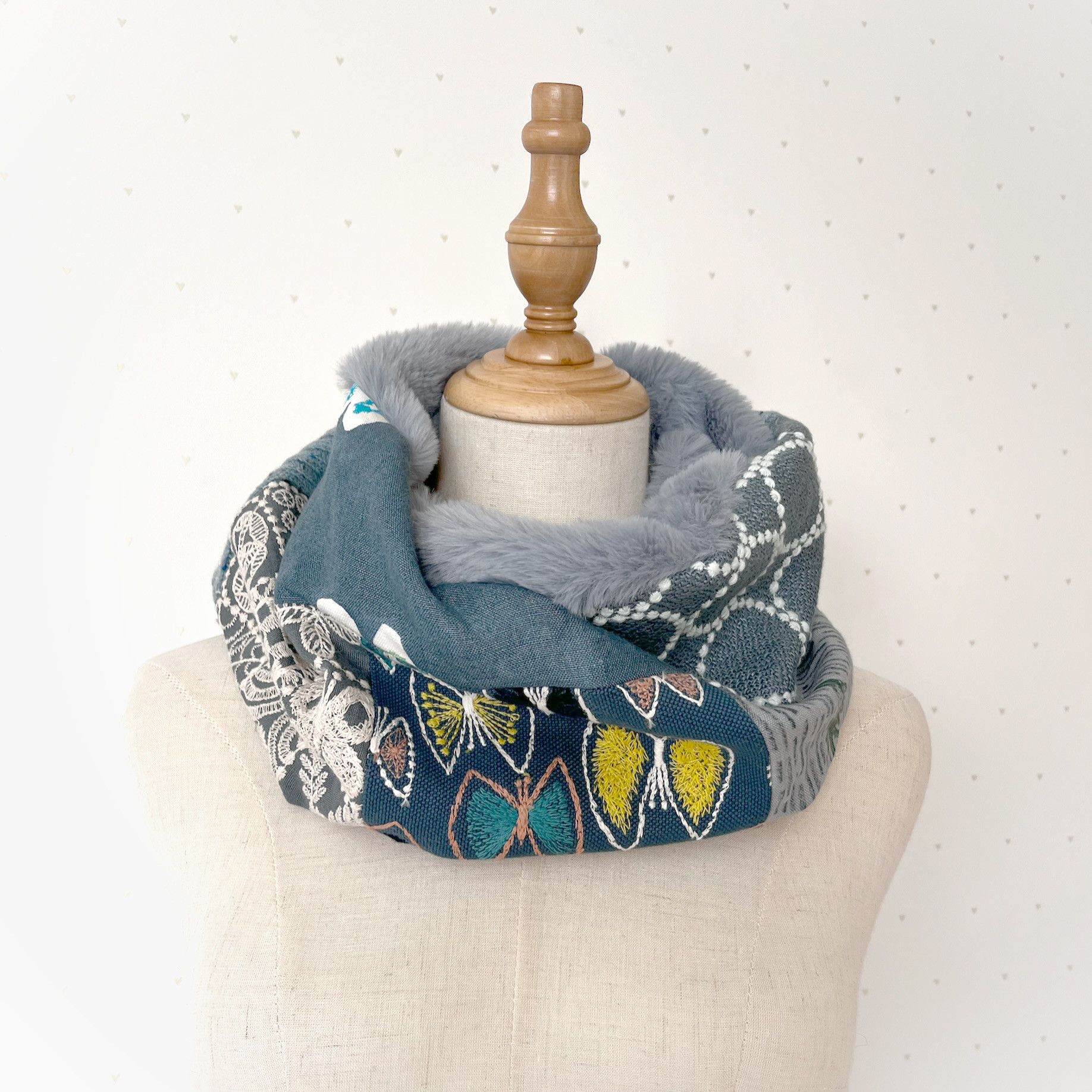 ミナペルホネン もこもこスヌード 茶系パッチ 冬支度 ボリューム