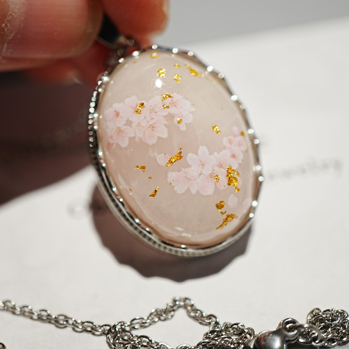 春の超早割2026 天然石ローズクォーツと桜、金沢箔のペンダント 24k