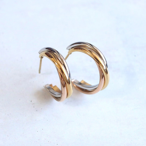 ☆人気☆3色 トリニティピアス つけっぱなしOK 錆びないサージカル