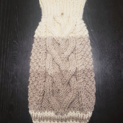 犬服♪ざっくりとしたハート模様のタートルネック手編みセーター リード通し穴有り(小型犬S～SM) 2枚目の画像