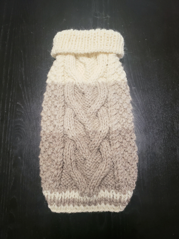 犬服♪ざっくりとしたハート模様のタートルネック手編みセーター リード通し穴有り(小型犬S～SM) 1枚目の画像