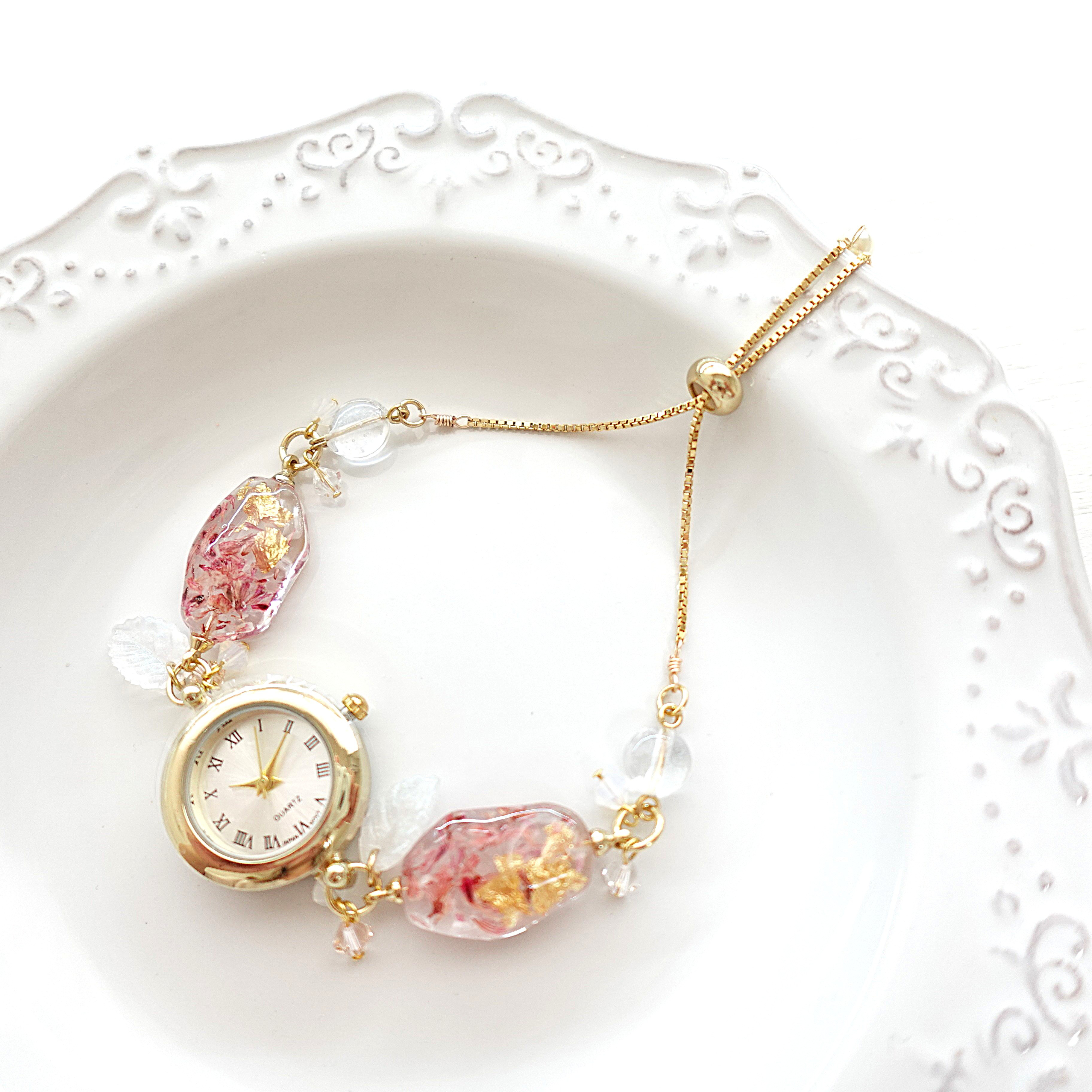 コーラルフラワーのブレスレットウォッチ