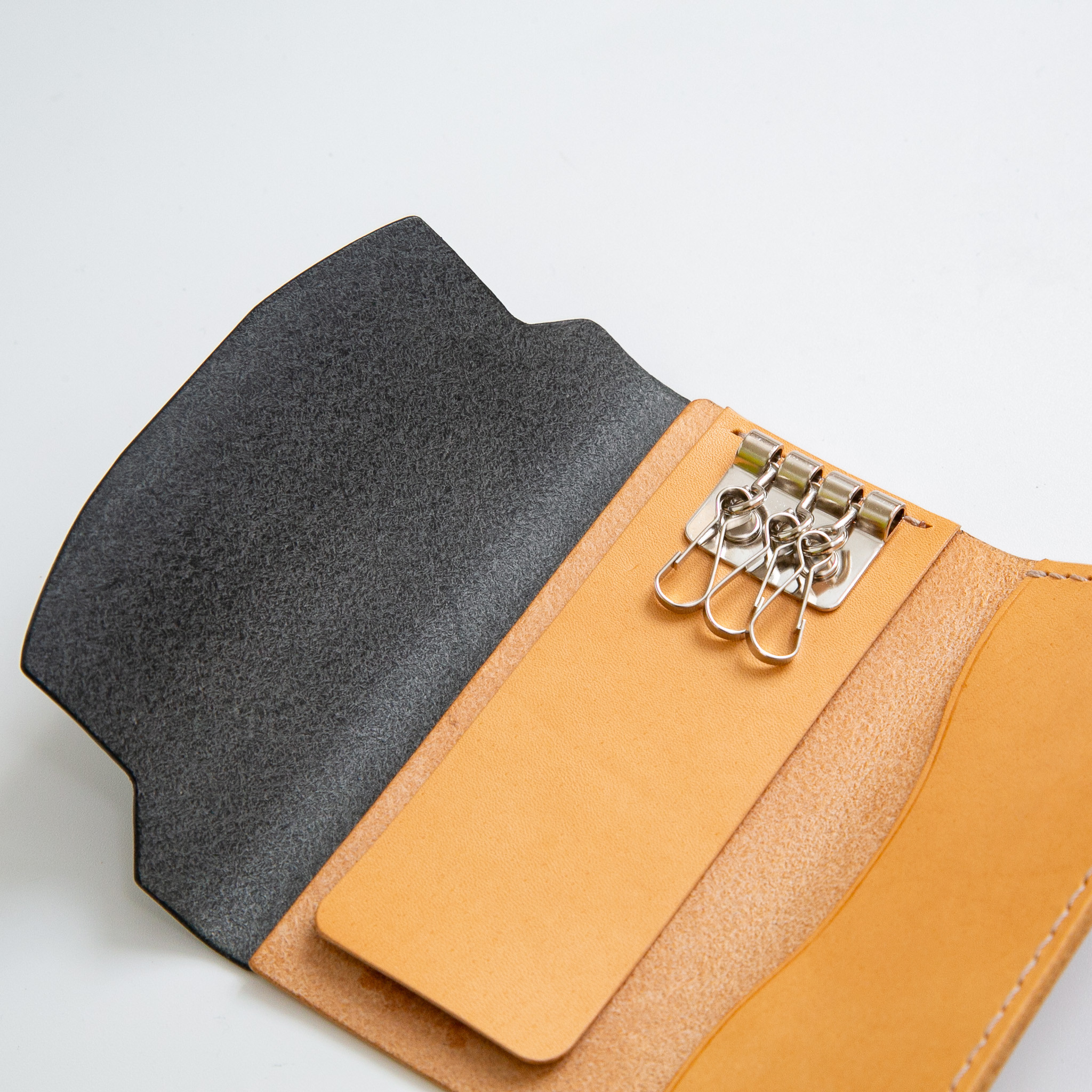 《クール＆ナチュラル》三つ編みのキーケース【１２色から選べる】