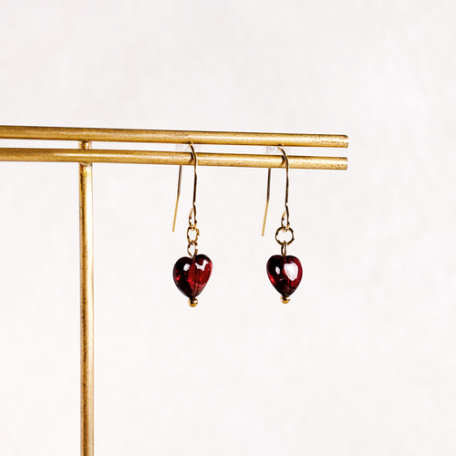 天然石 ハート ガーネット ピアス イヤリング ハートのガーネット ピアス 天然石 1月 誕生石 赤 お守り サージカル