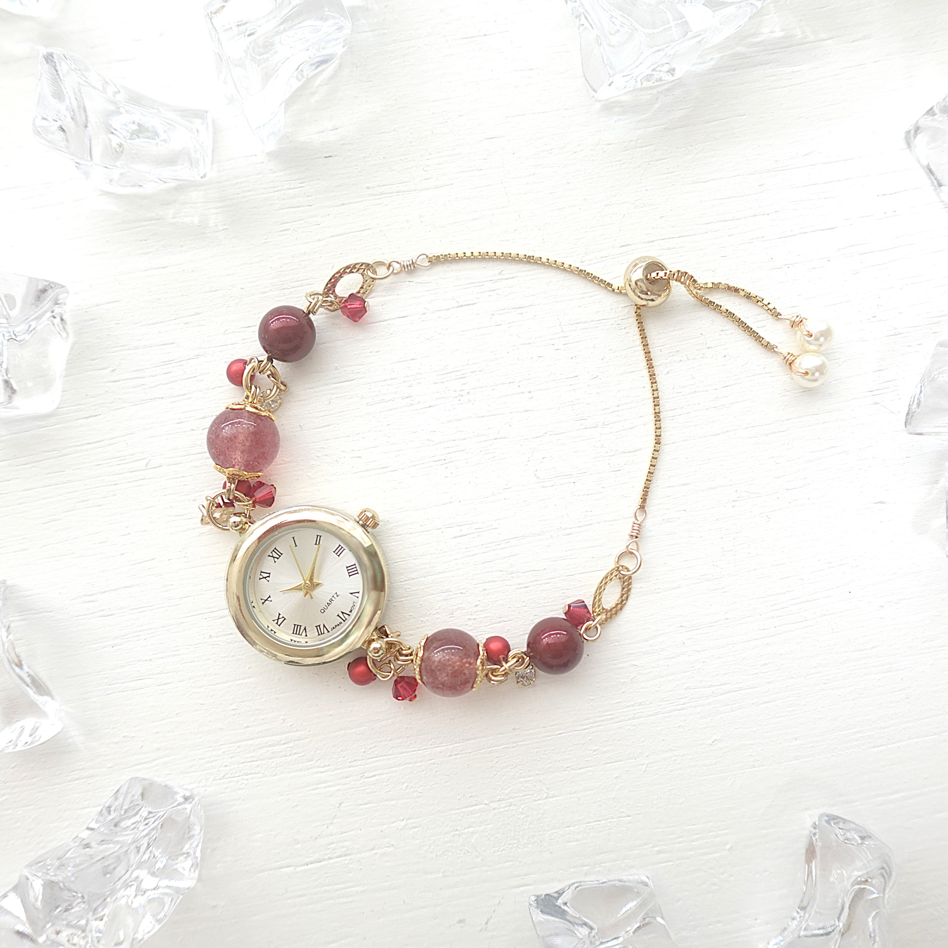 ストロベリークォーツのブレスレットウォッチ