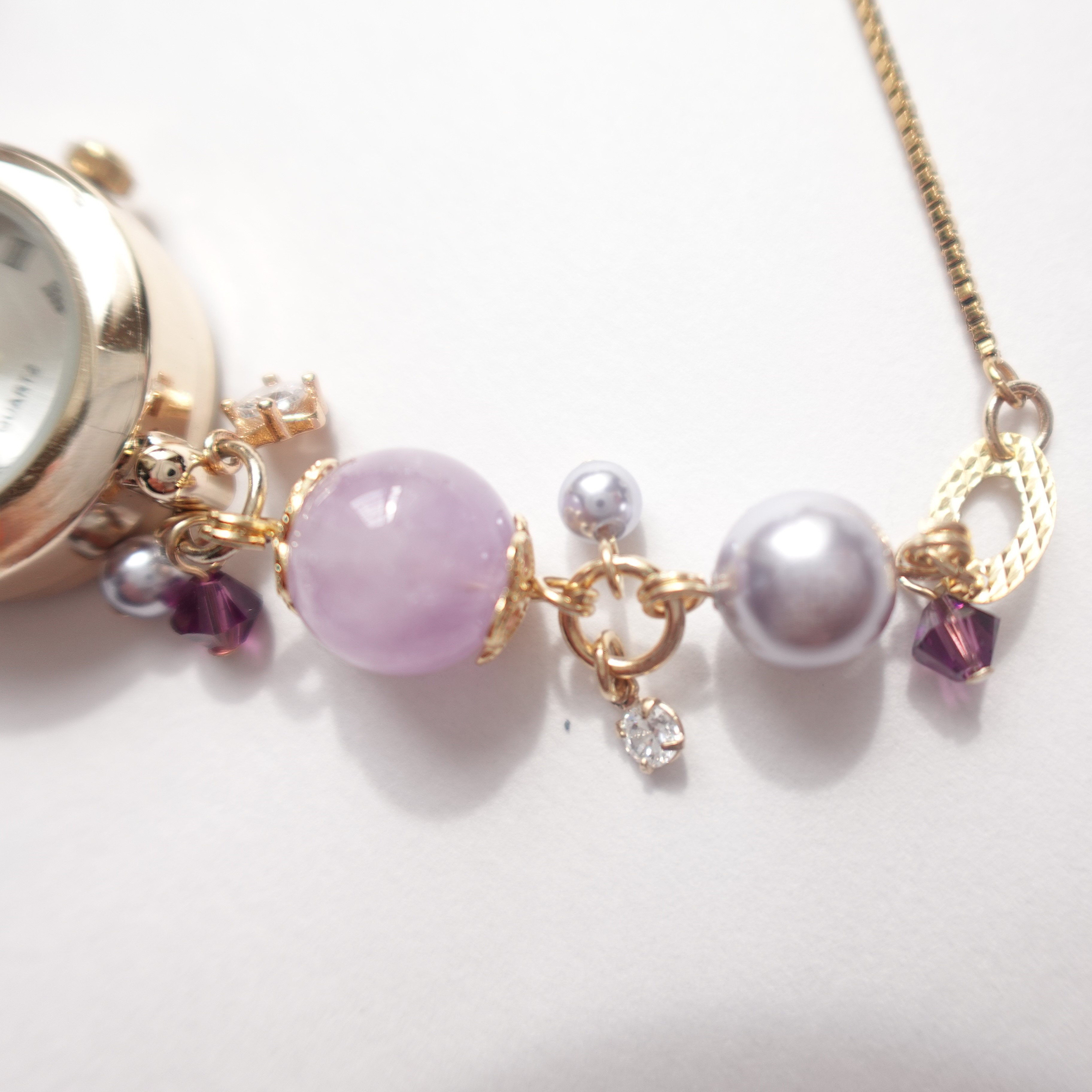 ラベンダーアメジストのブレスレットウォッチ