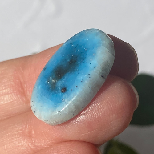 激レア石ブルーアイス グレイシアライト 2つ割り 表面磨き 385 見事な星空カラーが綺麗✨激レア石ブルーアイス グレイシアライト原石