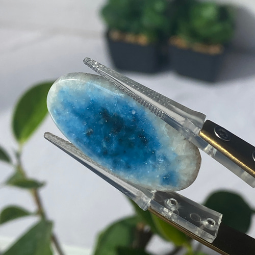 ド迫力！ブルーアイス グレイシアライト ナカウライト原石1,7kg超え巨石 67 Amazon.co.jp: 激レア石 ブルーアイス グレイシアライト