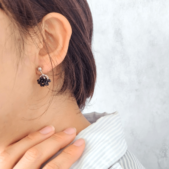 8月 誕生石 ブラックスピネル リング イヤリング / ピアス 痛くない 金属アレルギー対応 落ちない シンプル 天然石 5枚目の画像