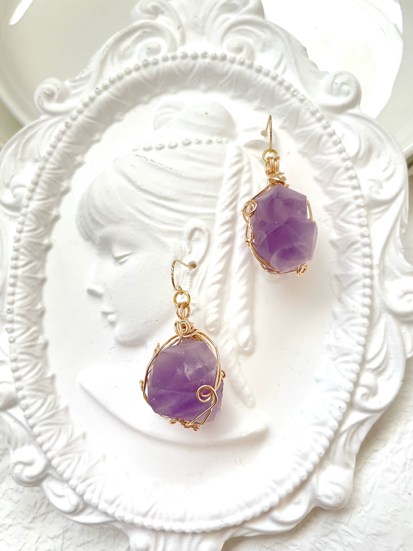 桜とローズクォーツとラベンダーアメジストの小さなピアス ラベンダー