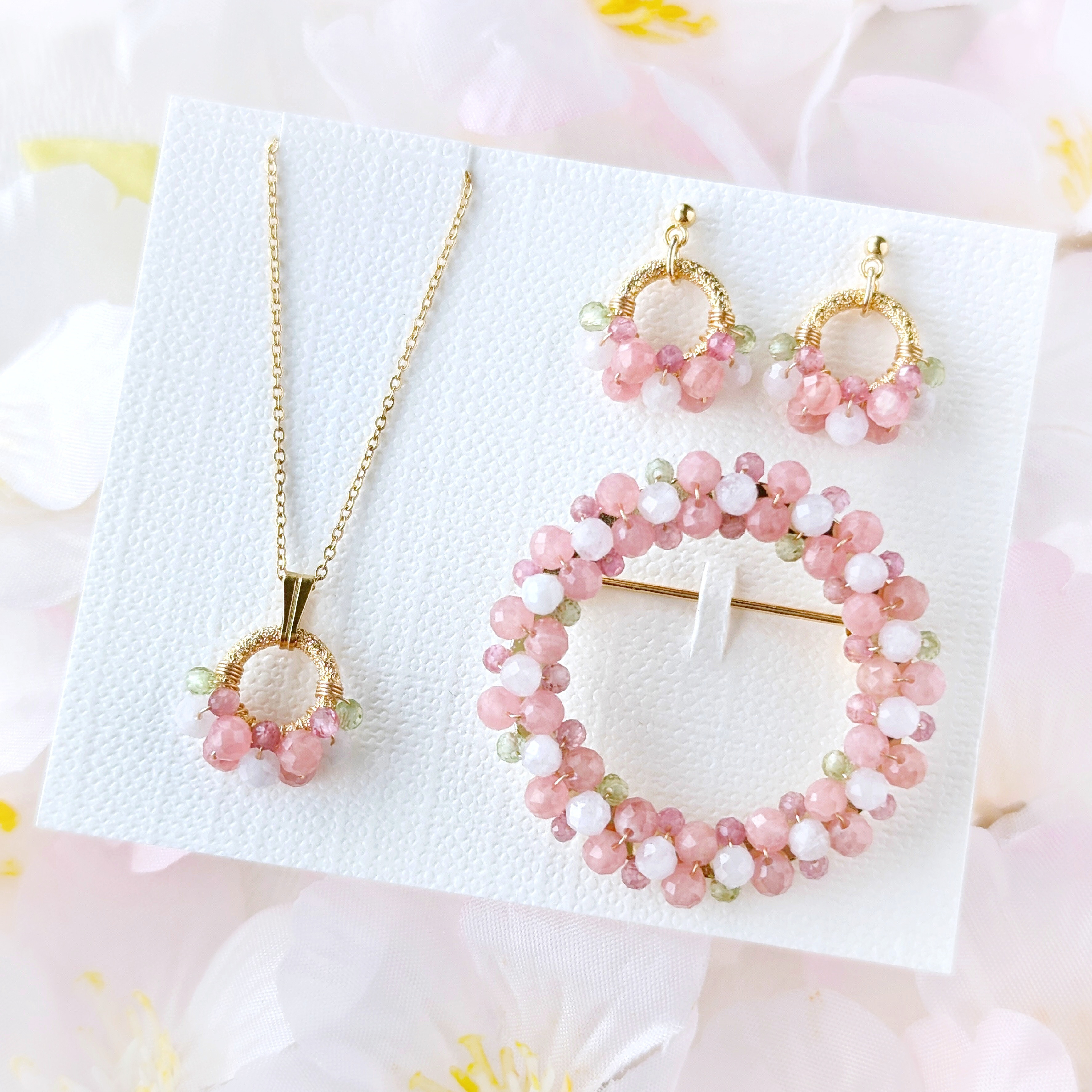 Creema限定 春色満開 ＊豪華3点セット＊ 桜カラーのピアス/イヤリング、ネックレス＆ブローチ