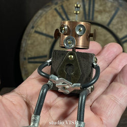 071-Rebot [リボット] ゼンマイ時計などのビンテージパーツから生まれた一点ものロボット studioVISE 5枚目の画像