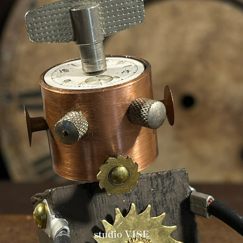 082-Rebot [リボット] ゼンマイ時計などのビンテージパーツから生まれ