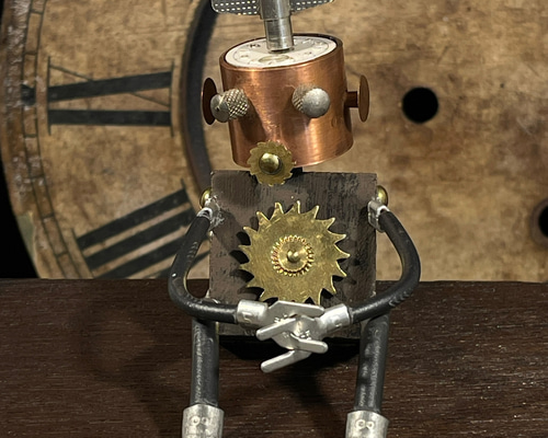 082-Rebot [リボット] ゼンマイ時計などのビンテージパーツから生まれ