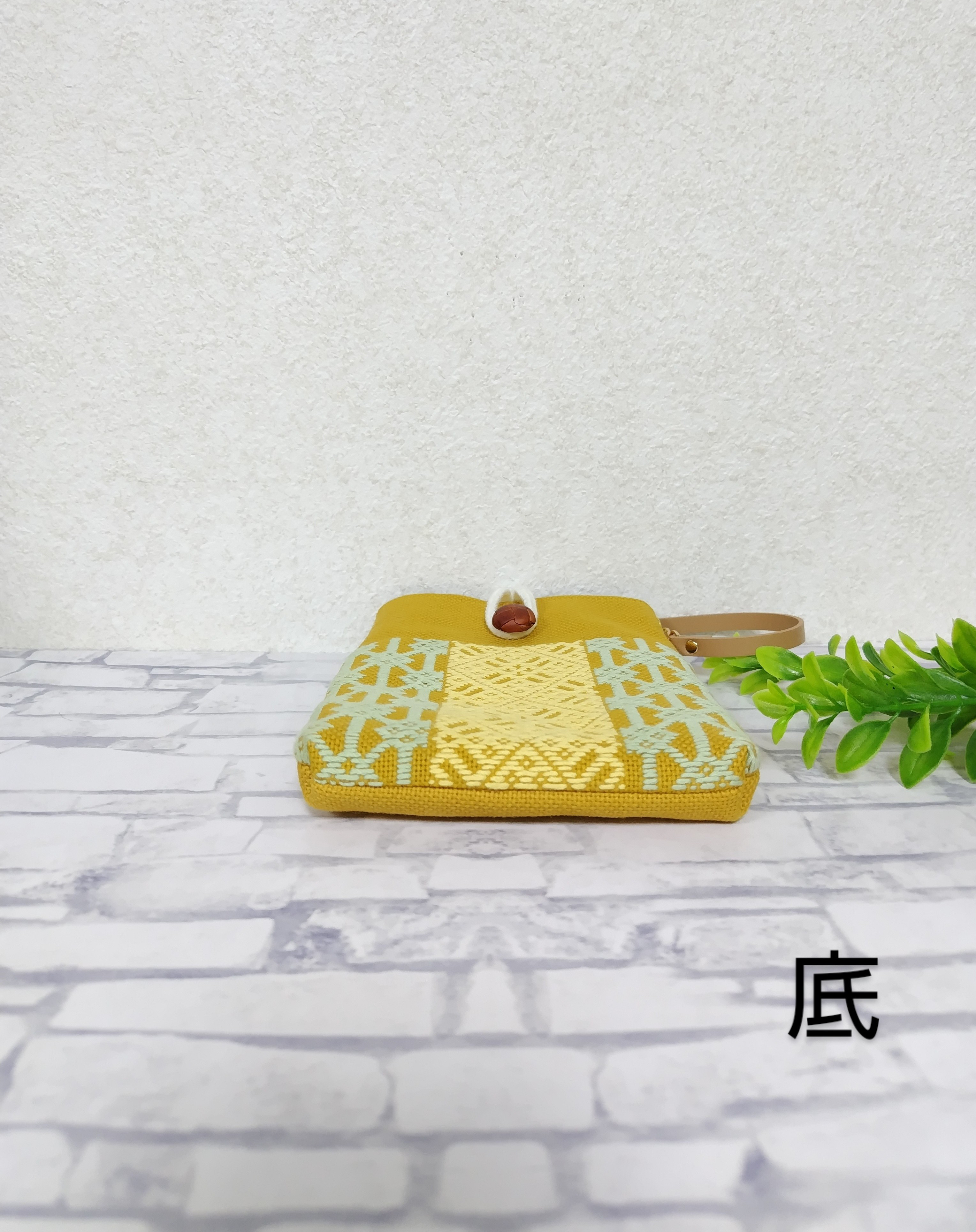 【受注制作】こぎん刺し　スマホホルダー　スマホショルダー　スマホポシェット　スマホポーチ　カラシ　和風