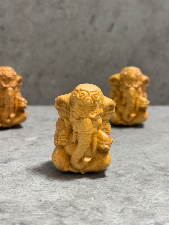 ガネーシャ☆木彫り☆天然香木☆白檀（サンダルウッド） その他