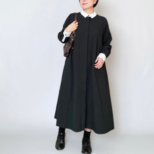 比翼仕立てのクレリックワンピース〈綿麻ブラック〉大人