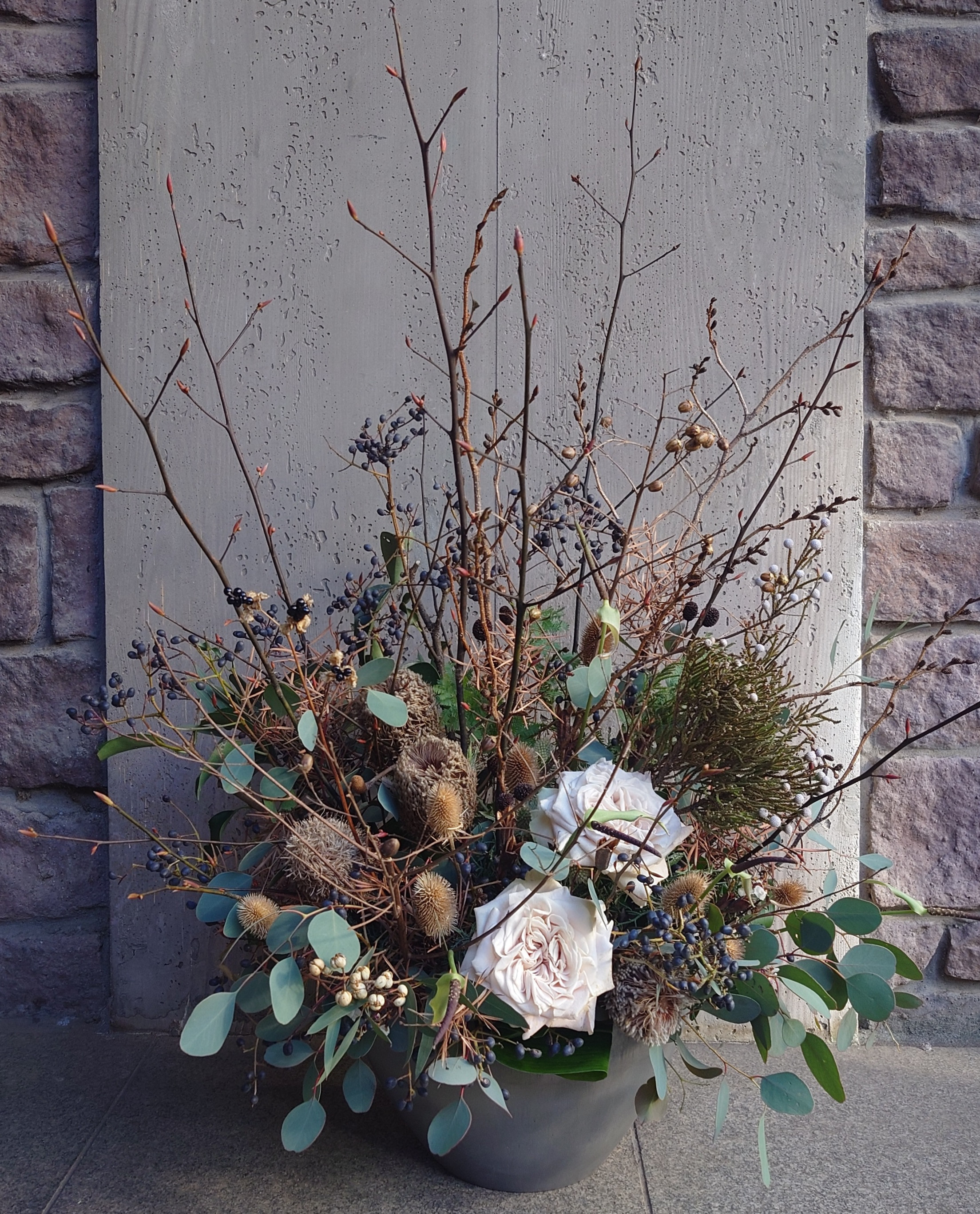 ARATAの冬のフォレストアレンジメント　※こちらは生花のアレンジメントです 15,620円