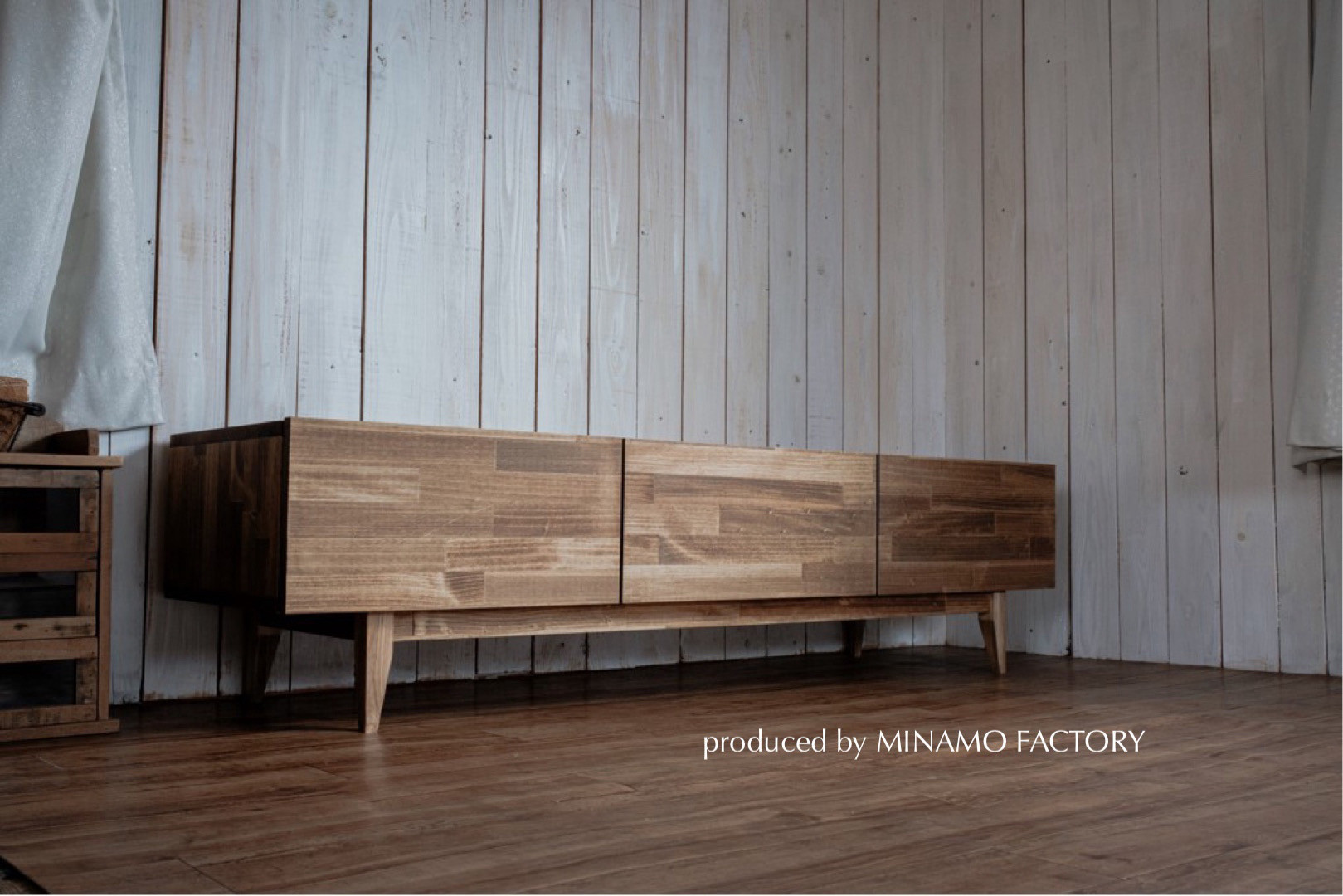 テレビボード　180cm 扉☆背面収納付き☆　奥行き40cm