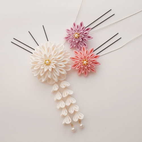 つまみ細工のお花髪飾り♬下がりつき♬Uピン♬-白&なでしこ色（紫系