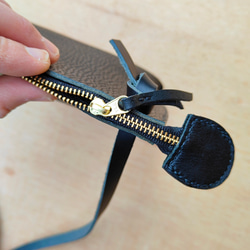 ちょっぴり個性的☆トラデバッグ（2way/ショルダー/クラッチ/イタリアンレザー/メンズ/レディース/タッセル）ブラック 8枚目の画像