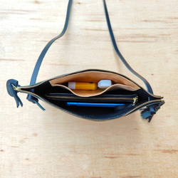 ちょっぴり個性的☆トラデバッグ（2way/ショルダー/クラッチ/イタリアンレザー/メンズ/レディース/タッセル）ブラック 11枚目の画像