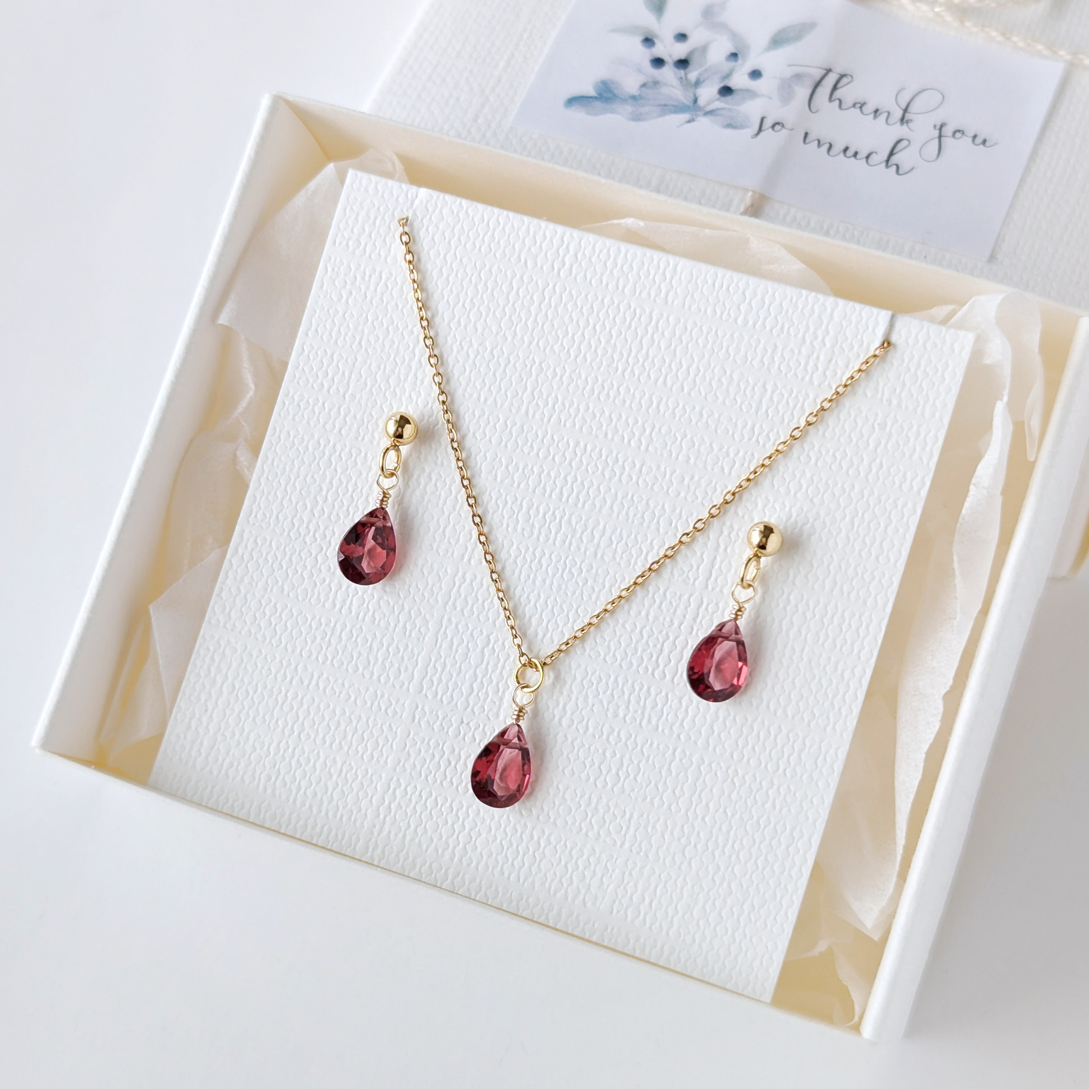 冬の誕生石2025 ＊2点セット＊  AAA ガーネット 小さなティアドロップの1粒ピアス/イヤリング＆ネックレス