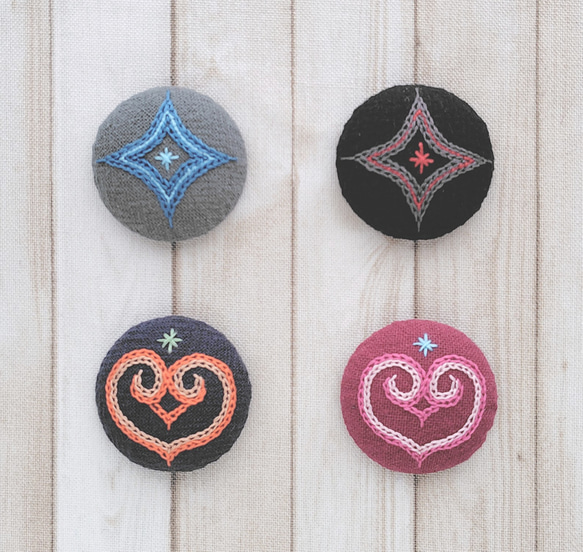 アイヌ刺しゅう　黒地に赤　一点もの アイヌ刺しゅう 黒地に赤 一点もの