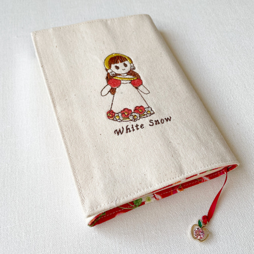 カバンの中でも本が傷まないブックカバー✳︎厚さ調整✳︎キャラクター