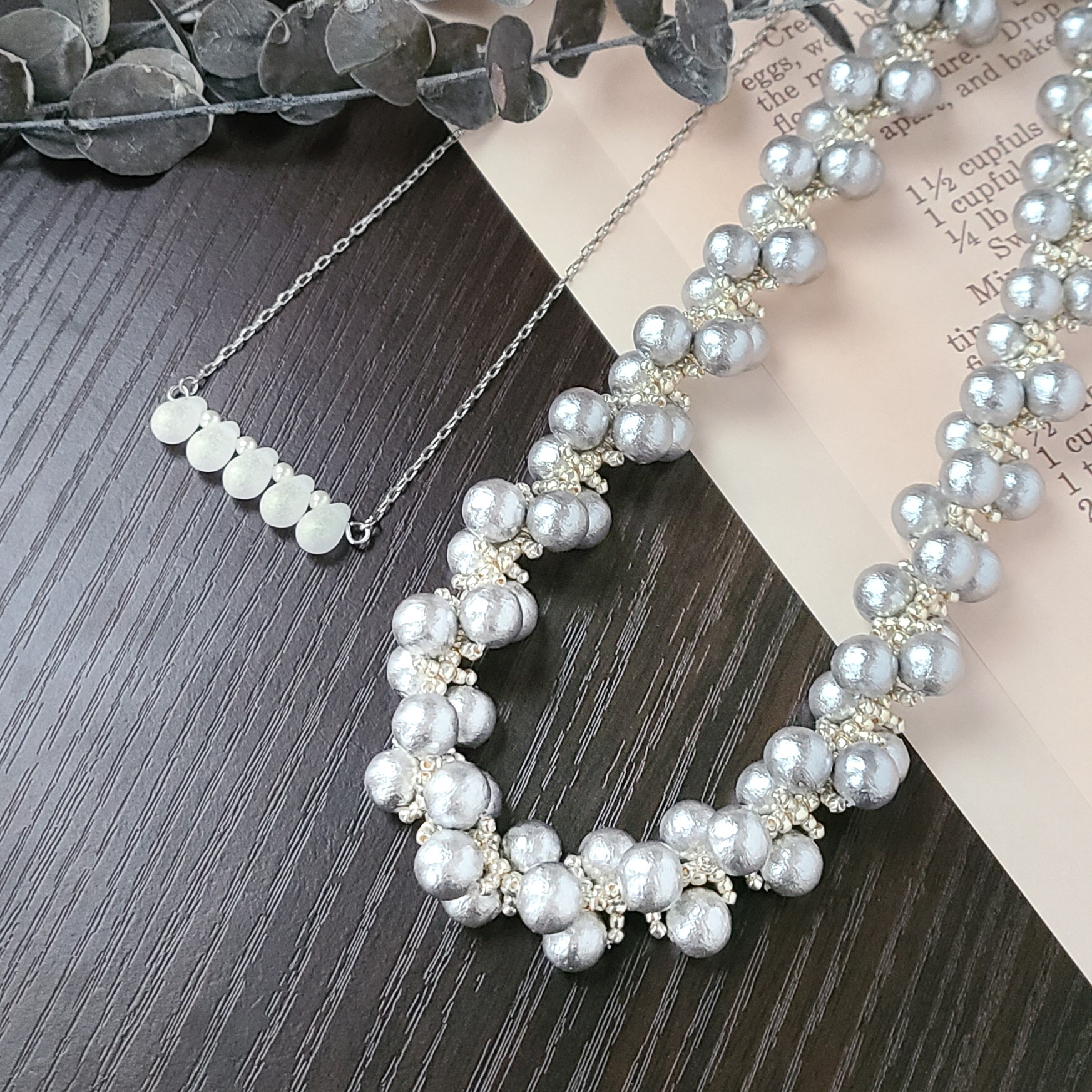 コットンパールネックレス&チェコビーズネックレス 2本セット【シルバー】　重ねづけ 大粒/上品/シック 卒業/入学