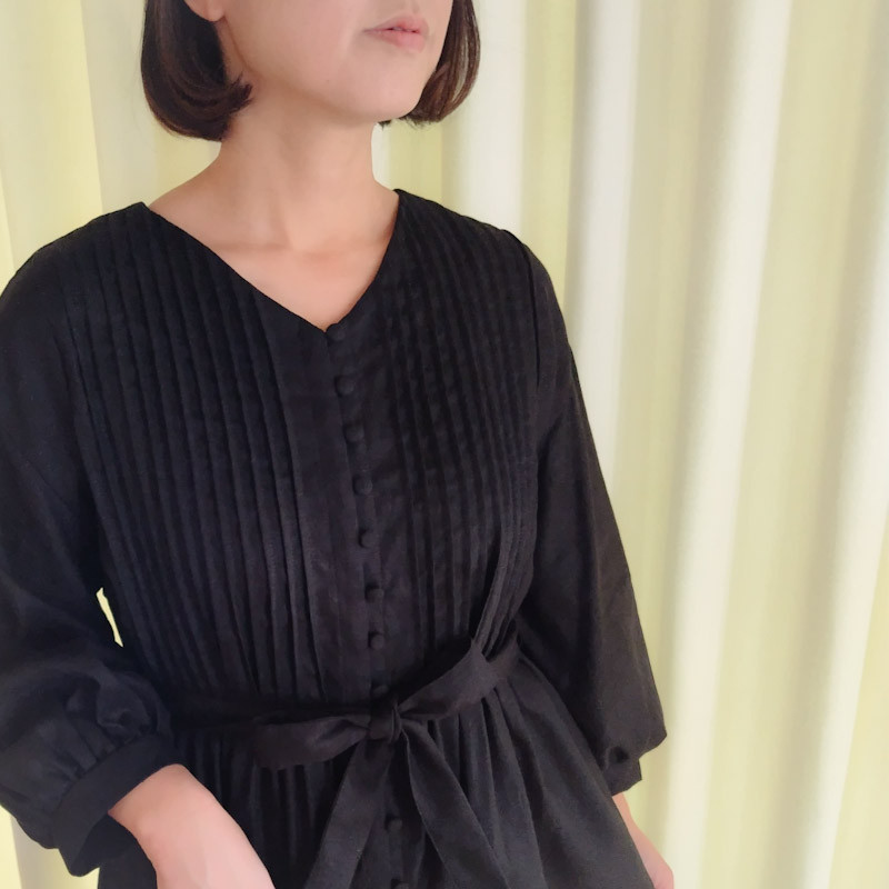 ブラックフォーマル  卒業式 入学式 冠婚葬祭 リネン ピンタック ワンピース  クルミボタン