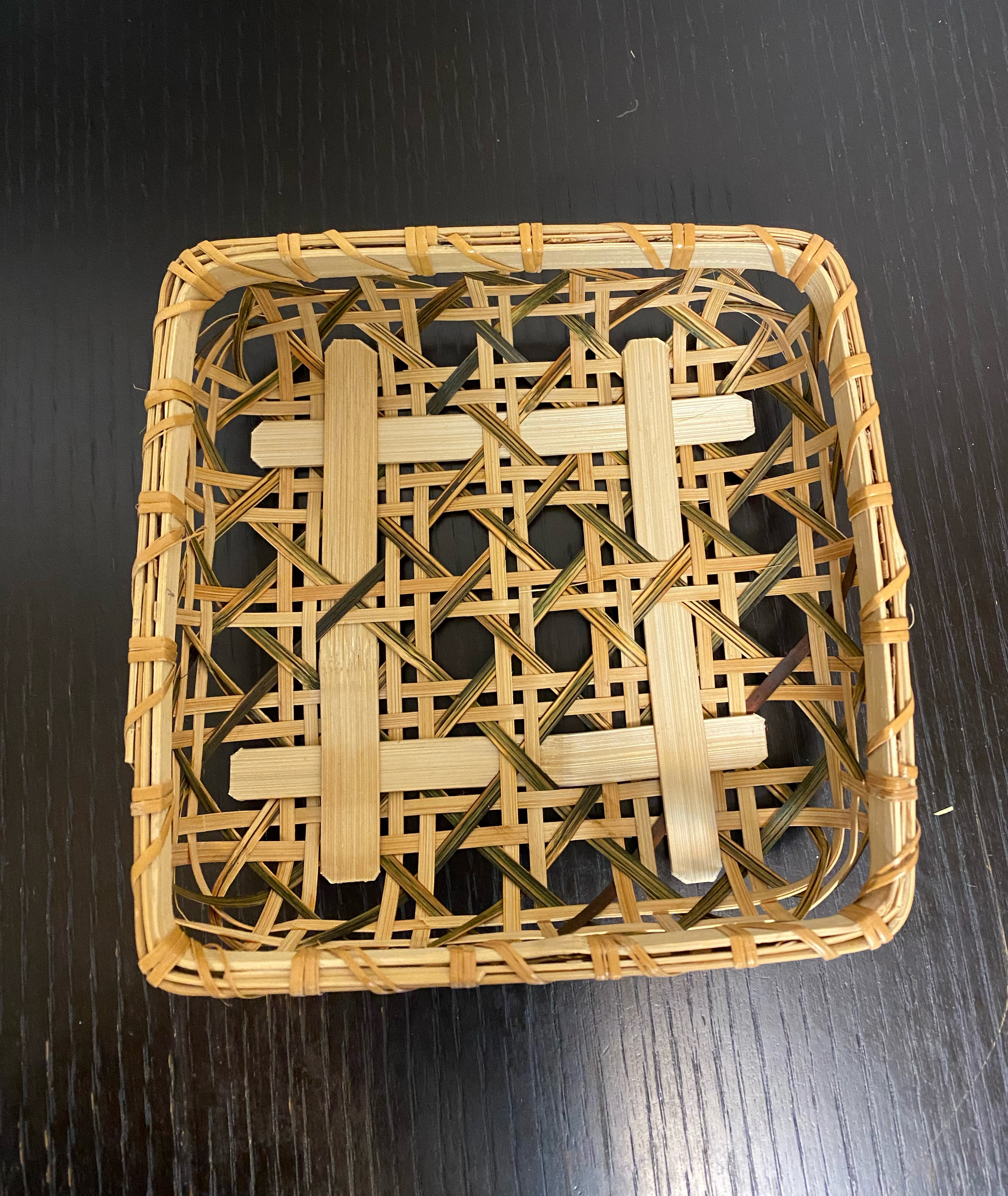 いつもの日常が色づく　八ツ目角形籠