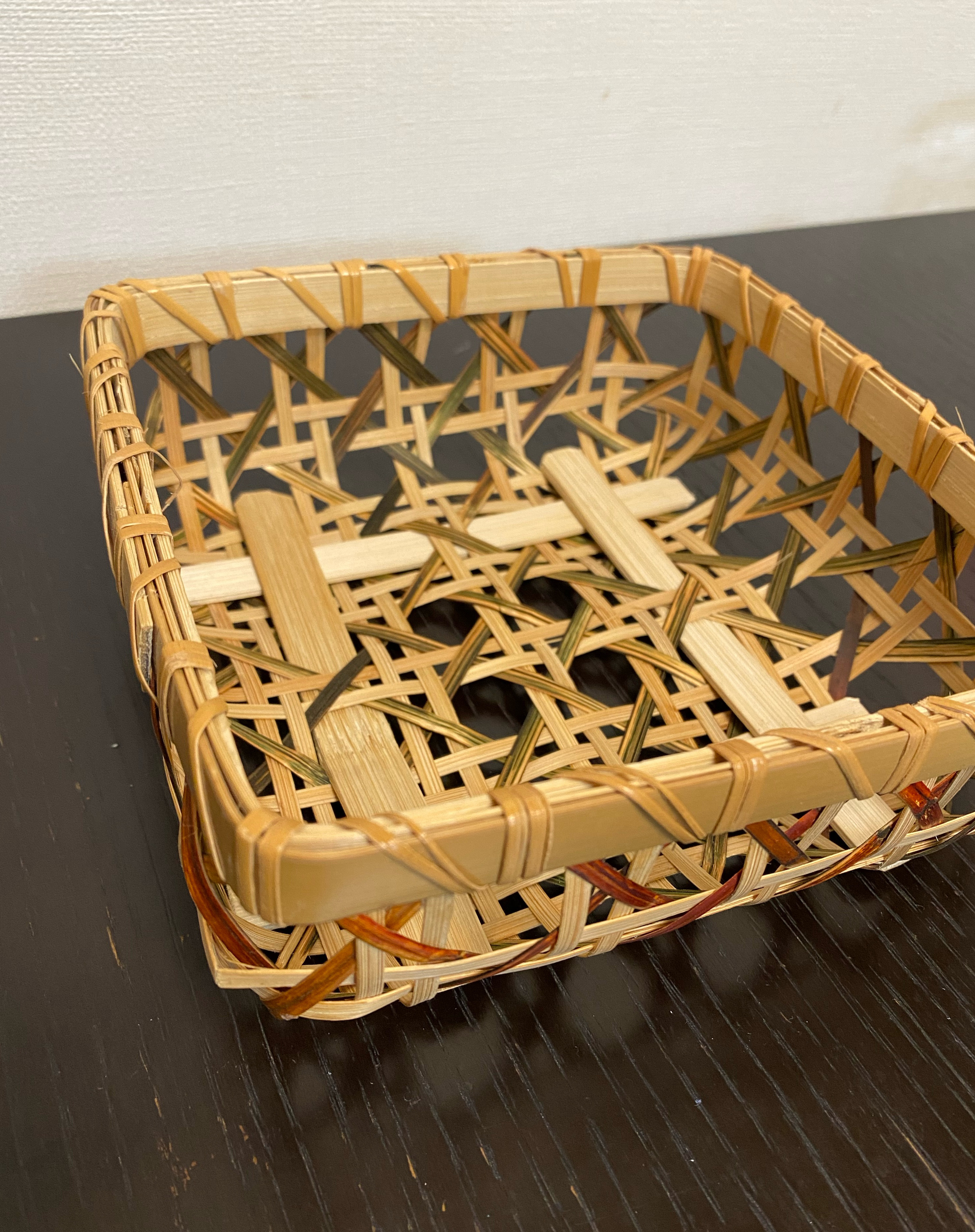 いつもの日常が色づく　八ツ目角形籠