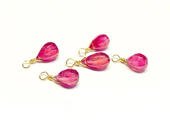 【天然石チャーム】宝石質ルビー　14kgf/シルバー925 　ドロップ形　１個　ハンドメイド素材 3枚目の画像