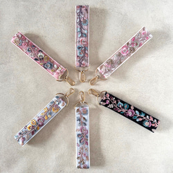 特別価格 インド刺繍リボン ハンドストラップ スマホストラップ ショートストラップ 3枚目の画像