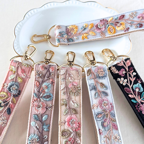 特別価格 インド刺繍リボン ハンドストラップ スマホストラップ ショートストラップ 2枚目の画像