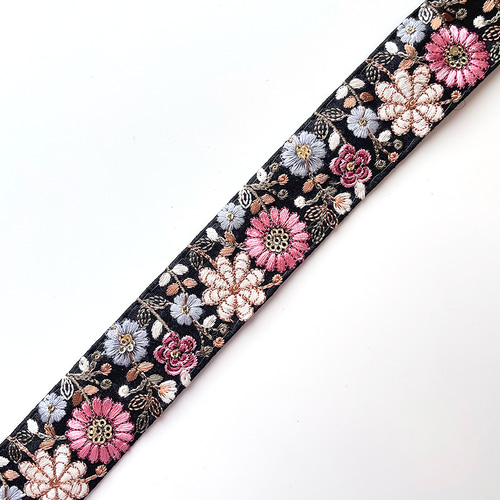 668 【 幅：3.5cm 】 インド刺繍リボン ブラック 布地 ピンク