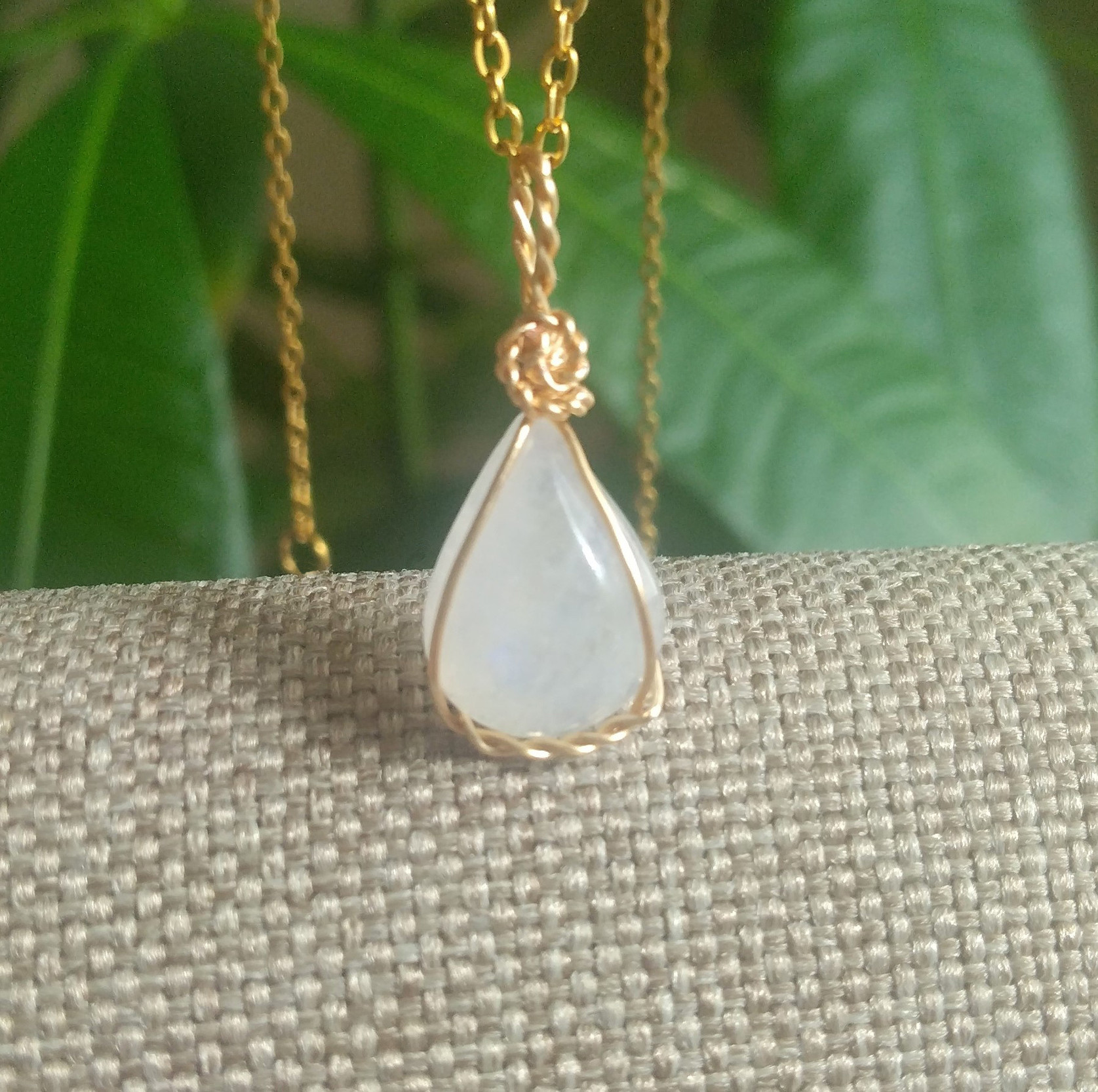 ブルームーンストーン　天然石　ワイヤーペンダント　No.P94