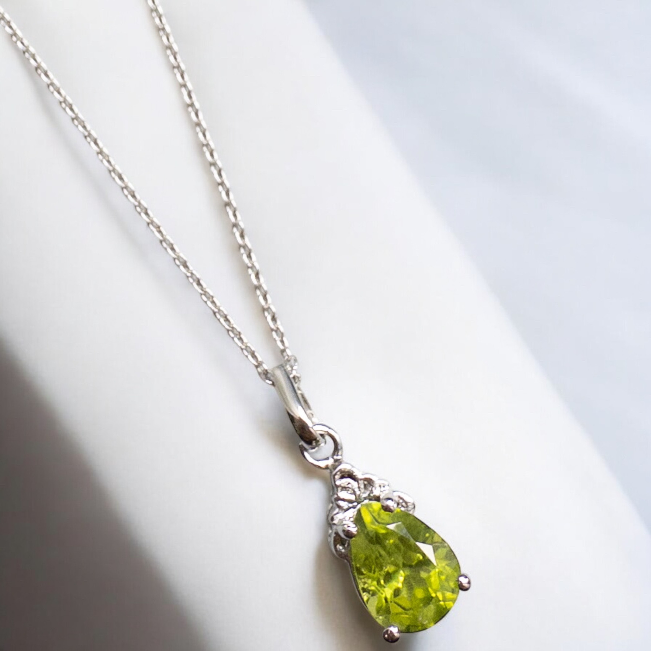 ペリドットのネックレス　Silver925