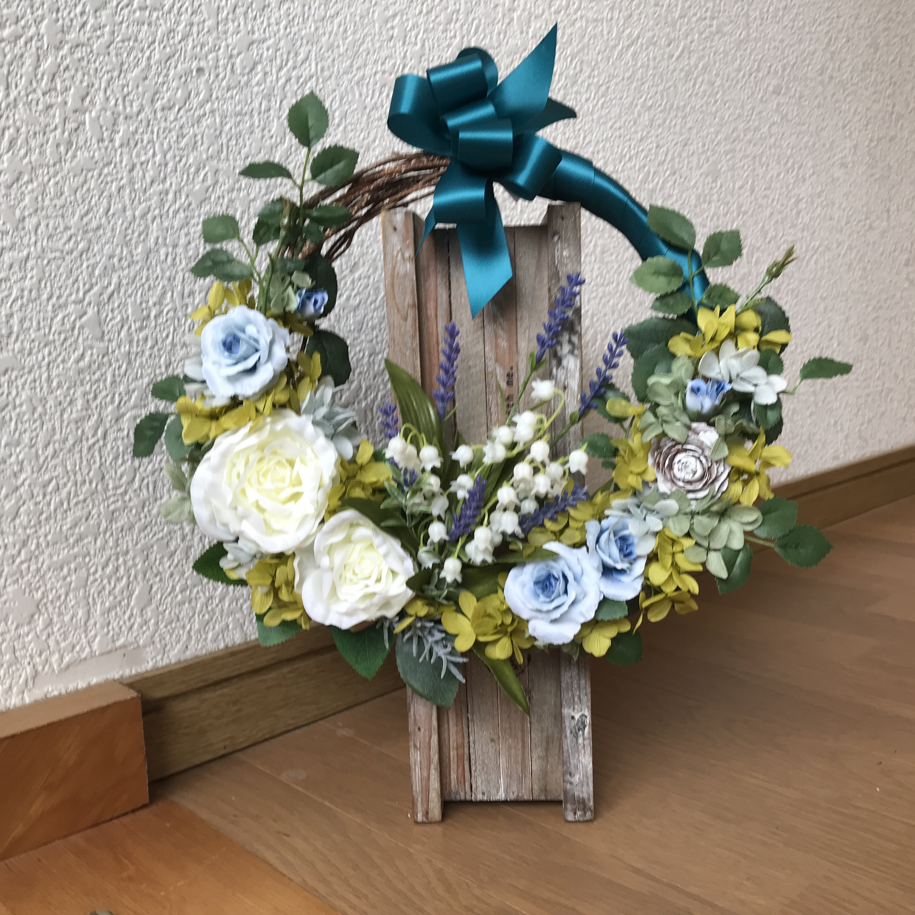 《新作》薔薇と鈴蘭の庭先のガーデンリース（受注制作）