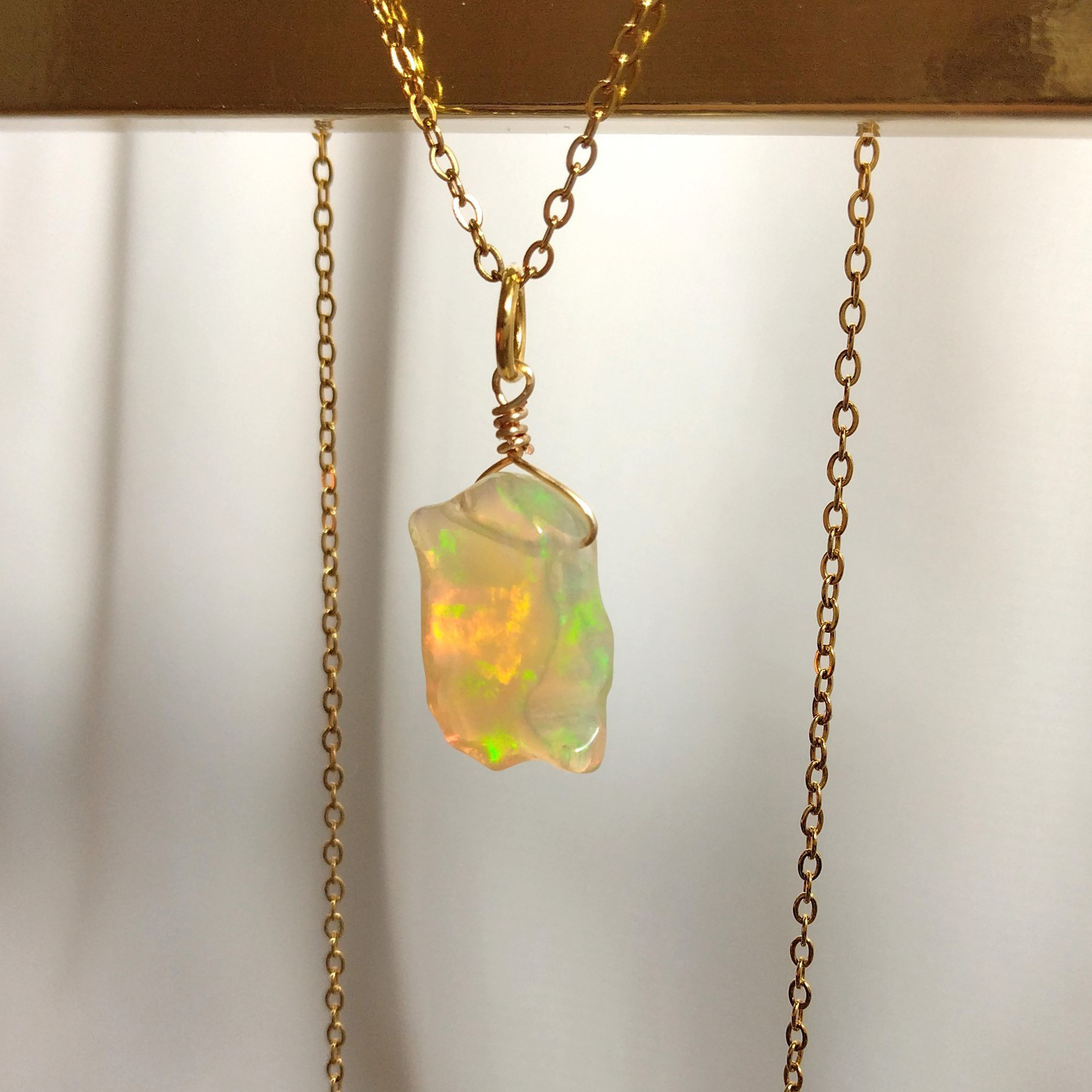 オパール　天然石ワイヤーペンダント　No.P93