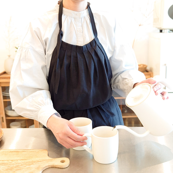 やわらかハーフリネン◎胸当てタックカフェエプロン＊ブラック＊ノー