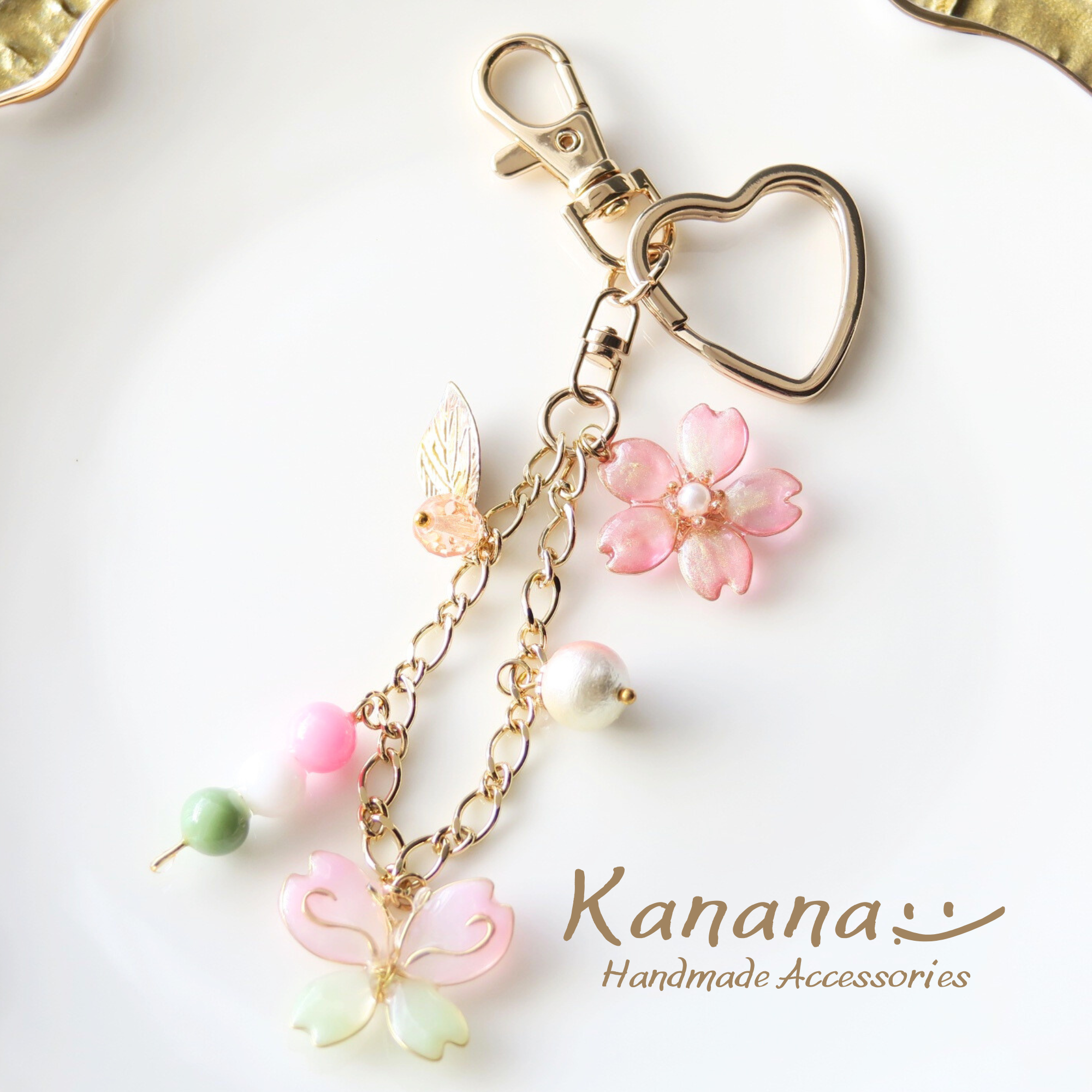 桜蝶と三色団子のバッグチャーム【 受注制作 】桜 蝶 三色団子 ハート 春 ディップアート 繊細 可憐 キーホルダー