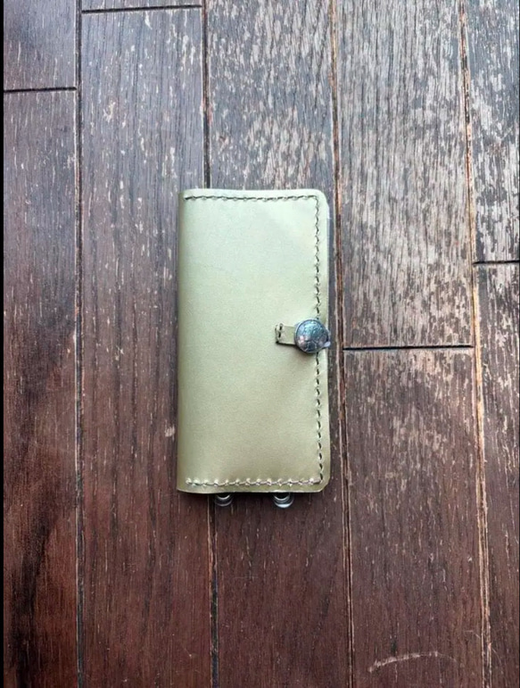⭐️オーダー制作【kululu】本革 手縫いiPhoneケース ゴールド 1枚目の画像