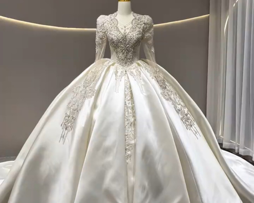 vネック 長袖 サテン ビジュー ストーン付き 豪華なウェディングドレス