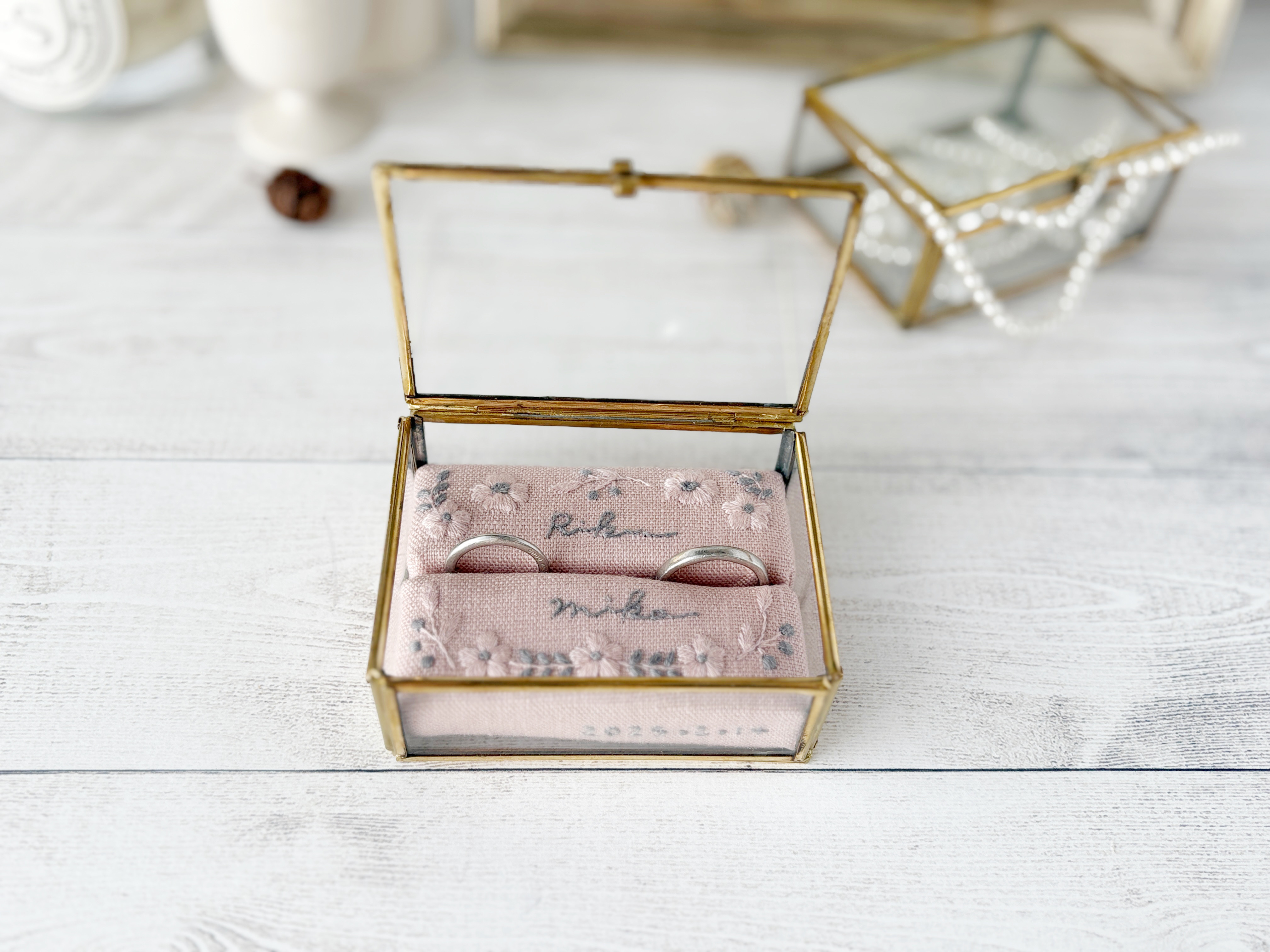 【名前記念日刺繍】刺繍のリングピロー＊Glass box＊Ava＊名入れ