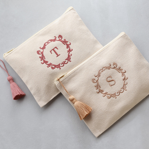 イニシャル刺繍 フラットポーチ｜化粧ポーチ・通帳・お薬手帳｜選べる