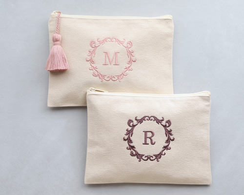 イニシャル刺繍 フラットポーチ｜化粧ポーチ・通帳・お薬手帳｜選べる