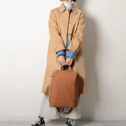 【限時特惠25%折扣】真皮雙肩包，大容量，女款，附電腦隔層，駝色，HAB029-MO 第4張的照片